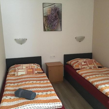 Dravecz Apartman Balatonlelle Buitenkant foto