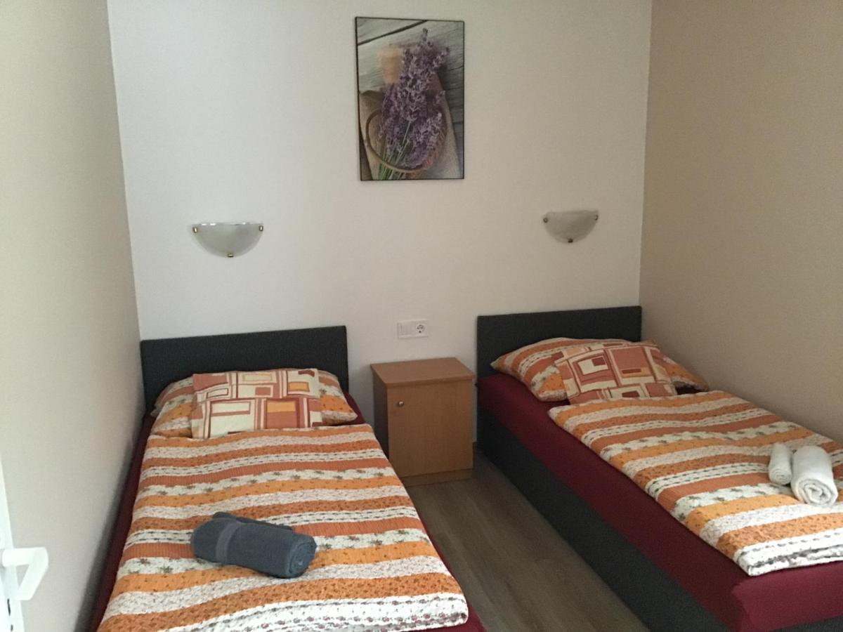 Dravecz Apartman Balatonlelle Buitenkant foto