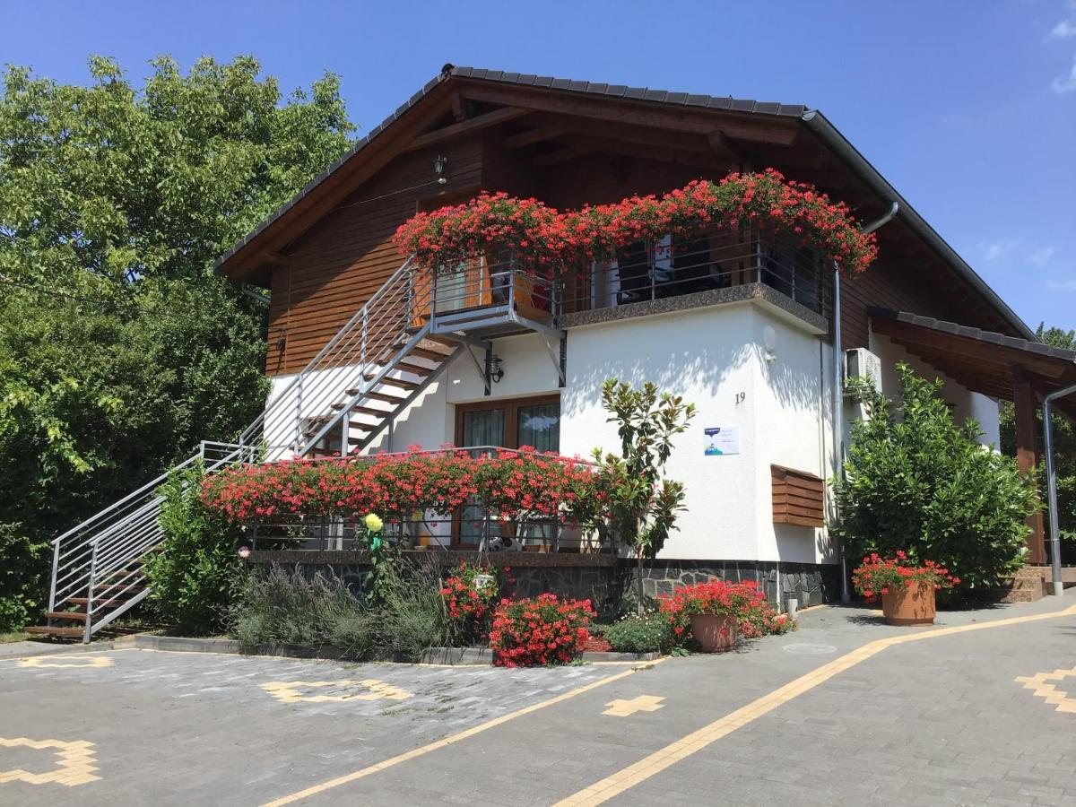 Dravecz Apartman Balatonlelle Buitenkant foto