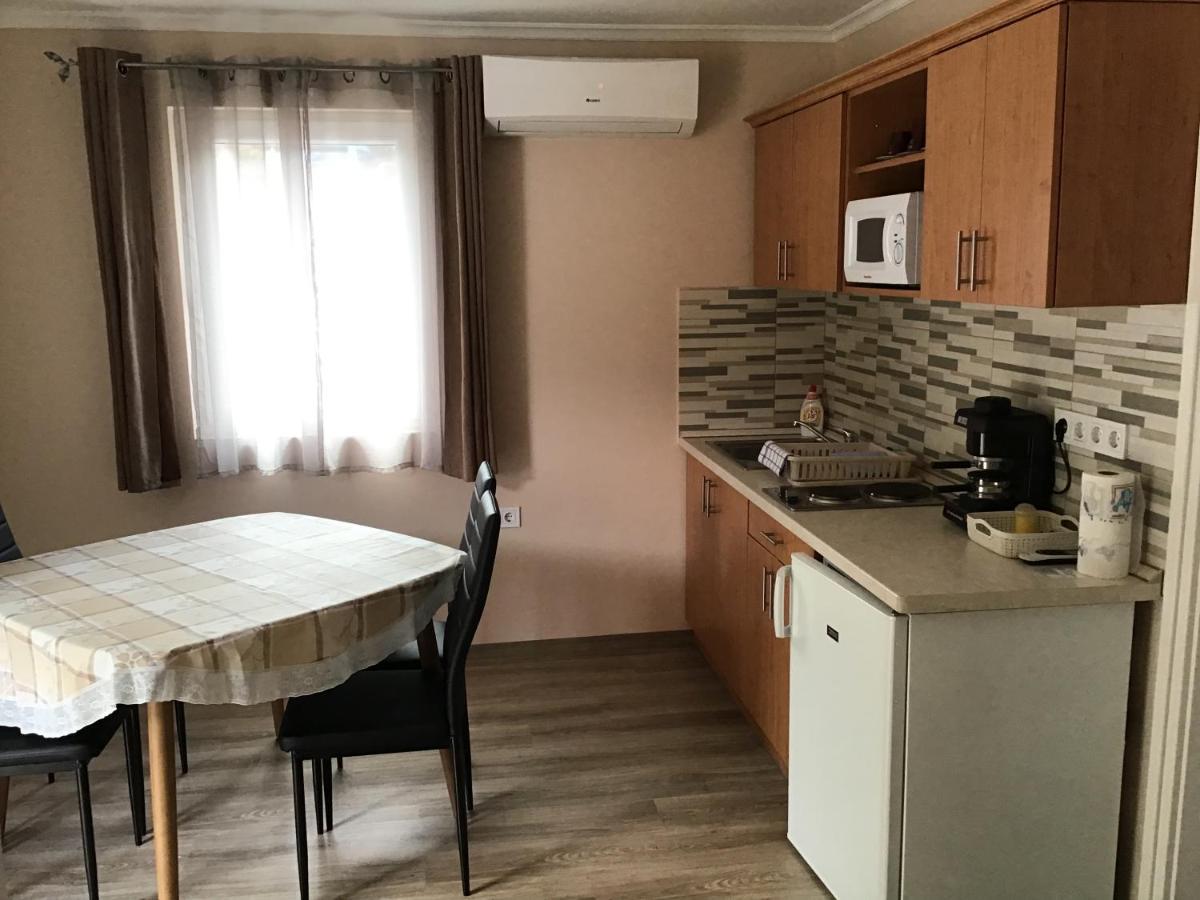 Dravecz Apartman Balatonlelle Buitenkant foto