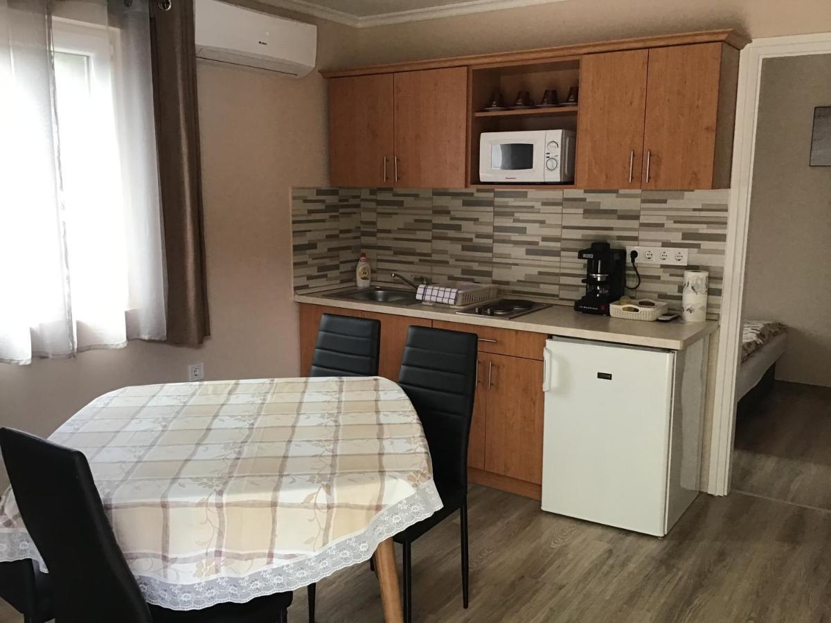 Dravecz Apartman Balatonlelle Buitenkant foto