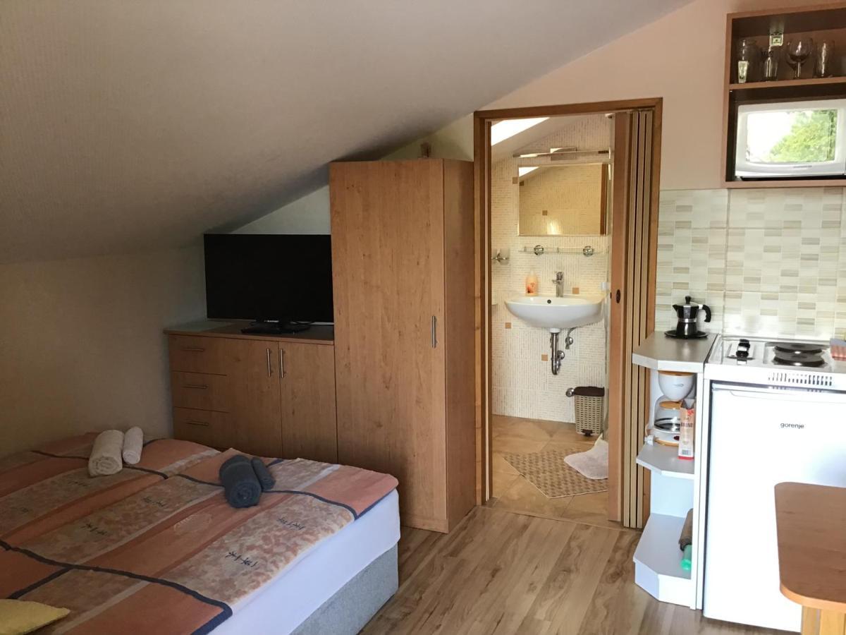 Dravecz Apartman Balatonlelle Buitenkant foto