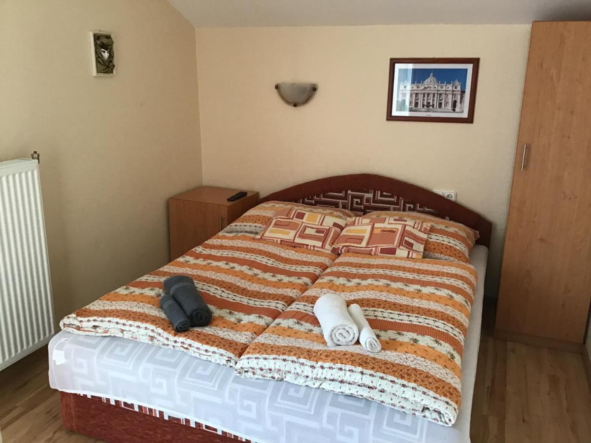 Dravecz Apartman Balatonlelle Buitenkant foto